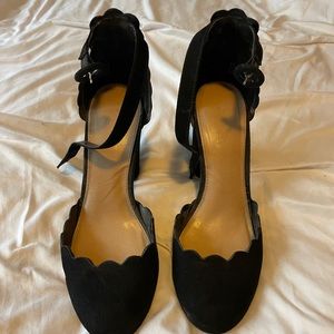 Lauren Conrad - Back Scallop Edge Heels